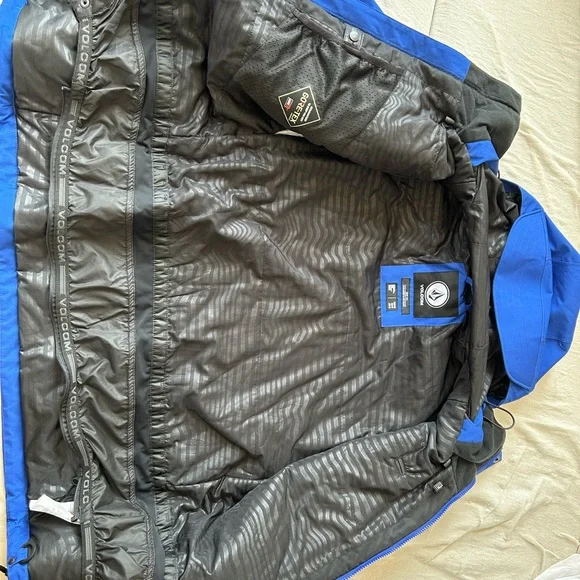 Volcom Men's Ten Insulated GORE-TEX® Jacket - Bright Blue - Picture 5 of 11